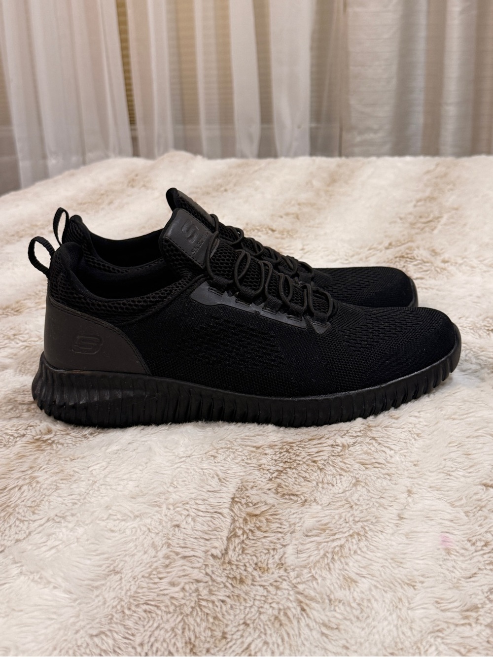 Skechers Work Relaxed Fit Black Slip Resistant Sneakers Men’s Size 10.5 NWT